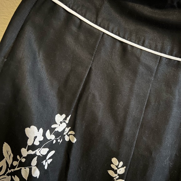 Fit and Flair Covington Black and White Floral Pleated Skirt - Picture 2 of 3